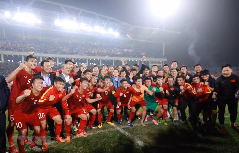La Confederación Asiática de Fútbol reconoce que Vietnam elevó su nivel ảnh 1