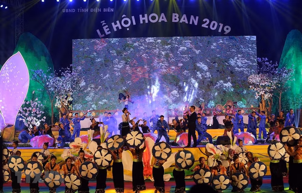 Inauguran festival de la flor de bauhinia en provincia vietnamita de Dien Bien ảnh 1 Inauguran festival de la flor de bauhinia en provincia vietnamita de Dien Bien ảnh 1