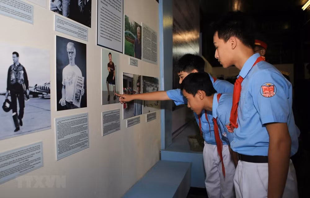 Inauguran exposiciones fotográficas sobre campañas contra guerra de Estados Unidos en Vietnam ảnh 1