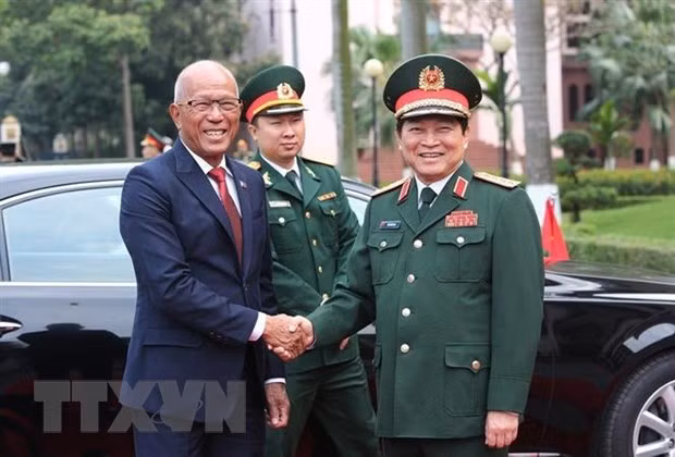 Acuerdan Vietnam y Filipinas fortalecer la cooperación en defensa ảnh 1