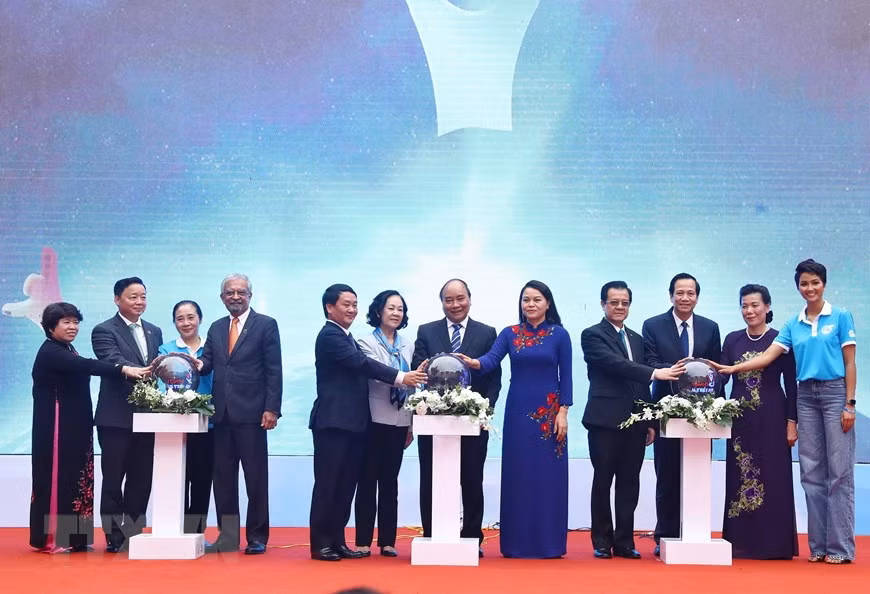 Insta primer ministro de Vietnam a garantizar seguridad y felicidad para mujeres y niños ảnh 1 Insta primer ministro de Vietnam a garantizar seguridad y felicidad para mujeres y niños ảnh 1