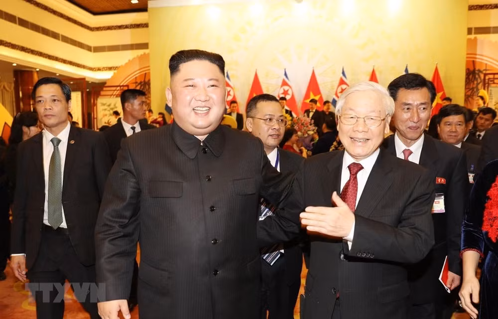 Líder norcoerano manifiesta que espera mejorar los nexos con Vietnam, según KCNA ảnh 1