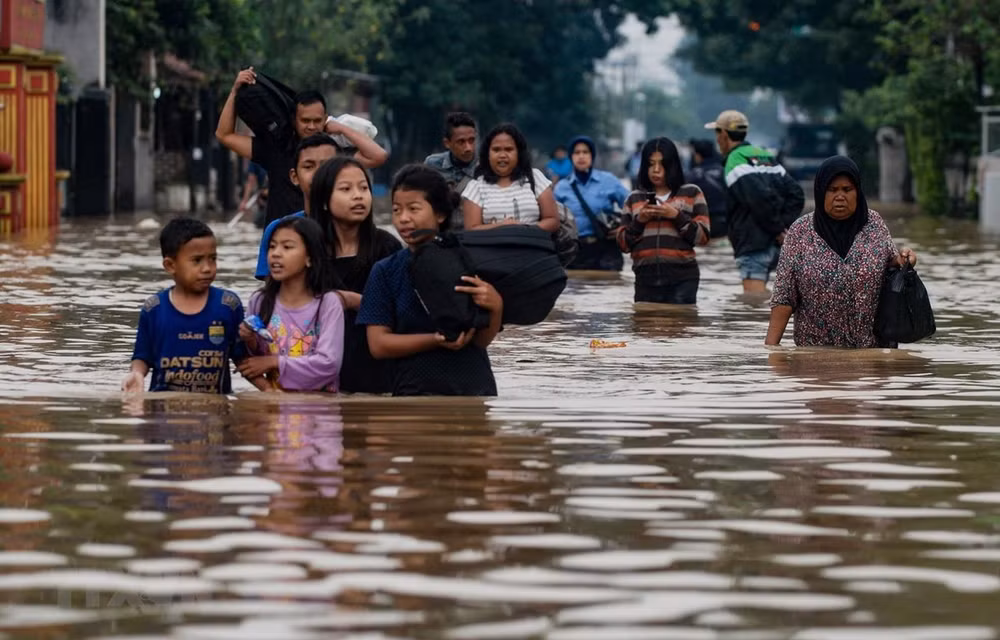 Indonesia: Más de 40 muertos por inundaciones ảnh 1