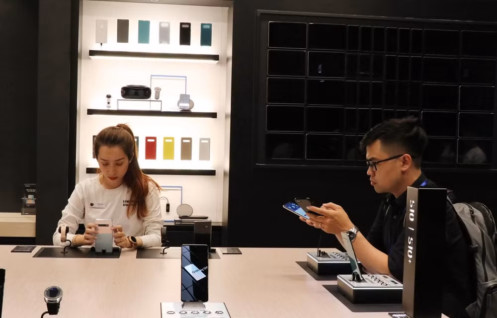 Inauguran Samsung espacio de exhibición de alta tecnología en Vietnam ảnh 1