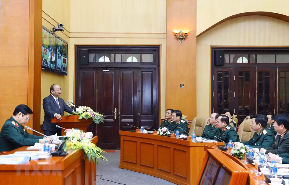 Asiste premier vietnamita a conferencia sobre defensa de zonas militares ảnh 1