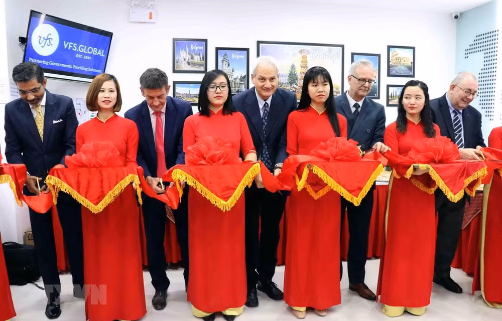 Inauguran en Da Nang oficina de visado de Bélgica, Alemania e Italia ảnh 1