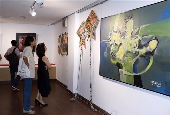 Participa artista multimedia estadounidense en exhibición de arte contemporáneo en Vietnam ảnh 1
