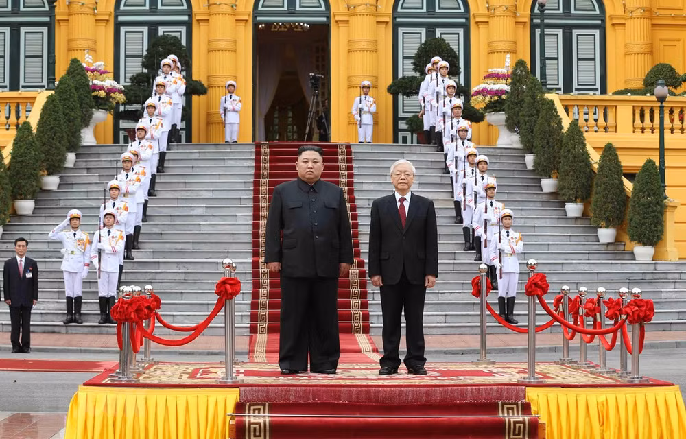 Visita a Vietnam del líder norcoreano atrae atención de prensa japonesa ảnh 1 Visita a Vietnam del líder norcoreano atrae atención de prensa japonesa ảnh 1