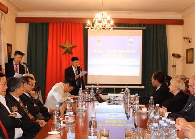 Discuten en República Checa sobre Mar del Este y libre navegación marítima ảnh 1