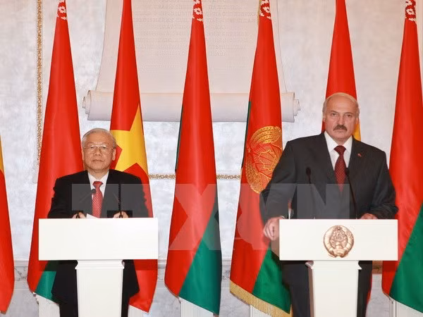 Presidente de Bielorrusia visita Vietnam ảnh 1