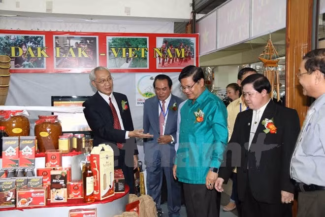 Abierta feria de comercio y turismo de Cambodia, Laos y Vietnam ảnh 1