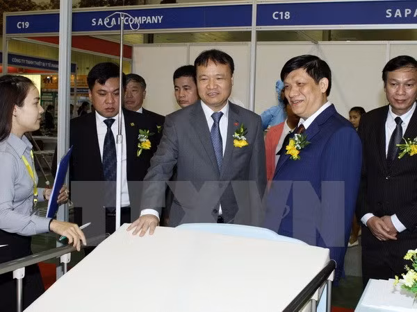 Inauguran exposición internacional de farmacia en Hanoi ảnh 1