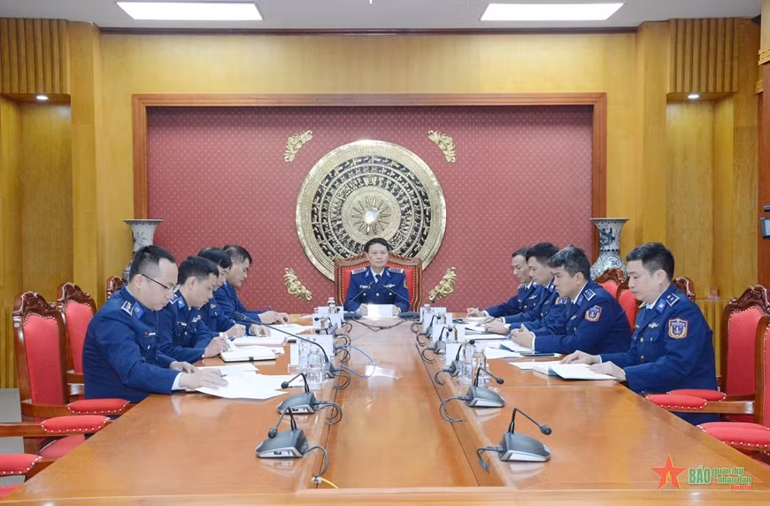 Guardias costeras de Vietnam y China impulsan cooperación ảnh 1