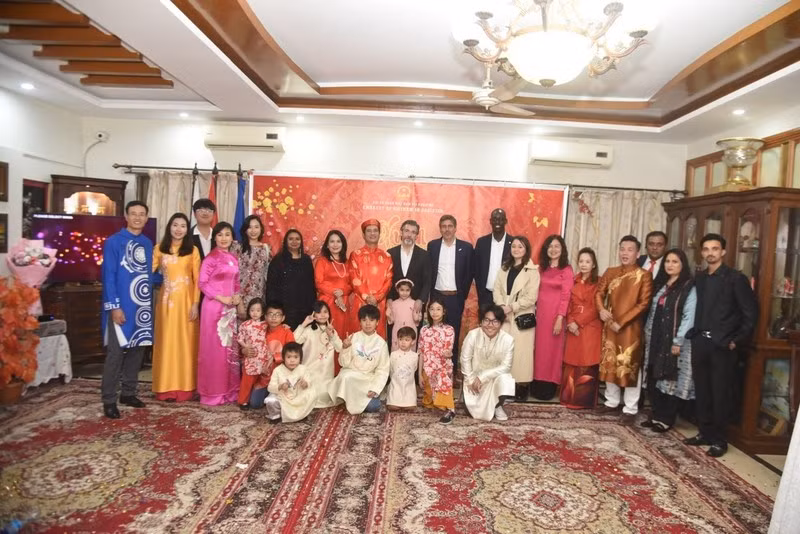 Organizan en Pakistán el programa de Primavera de la Patria para los vietnamitas ảnh 1
