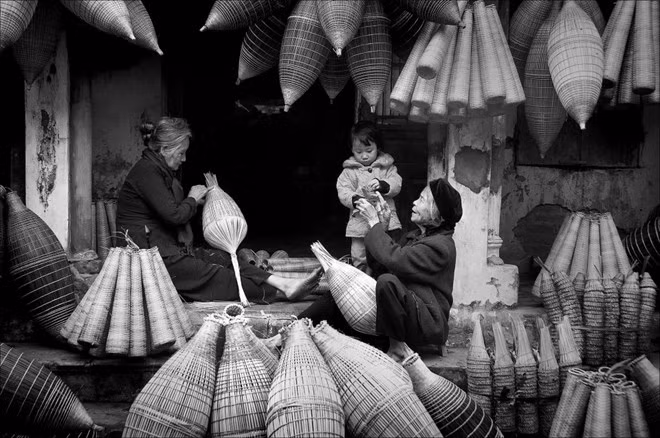 Fotografía resalta aportes de mujeres vietnamitas en zonas rurales al desarrollo sostenible ảnh 1