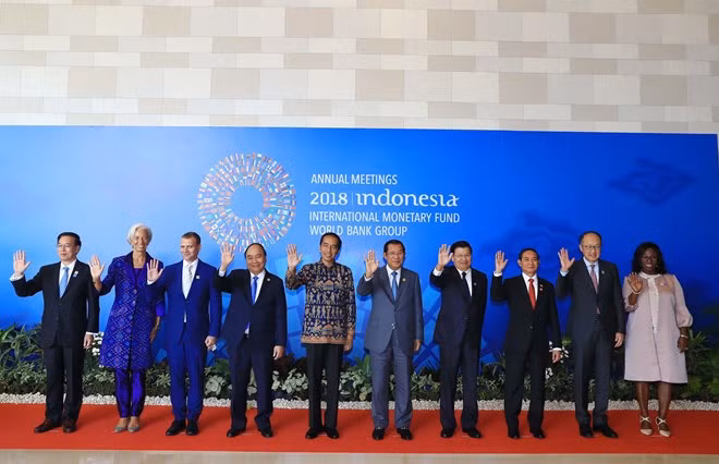 Premier de Vietnam asiste a sesión inaugural de reuniones anuales del FMI-BM ảnh 1