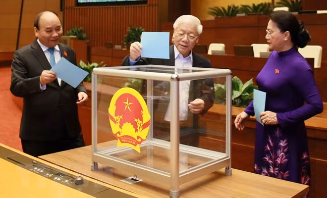 Parlamento de Vietnam aprueba lista de cuadros sometidos a voto de confianza ảnh 1