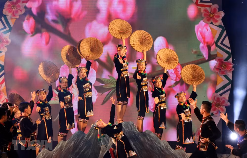 Destacan importancia del festival de juego folclórico entre Vietnam, Laos y China ảnh 1 Destacan importancia del festival de juego folclórico entre Vietnam, Laos y China ảnh 1