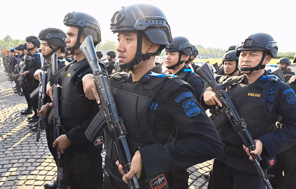 Indonesia condena a hasta un año de prisión a dos australianos por posesión de drogas ảnh 1
