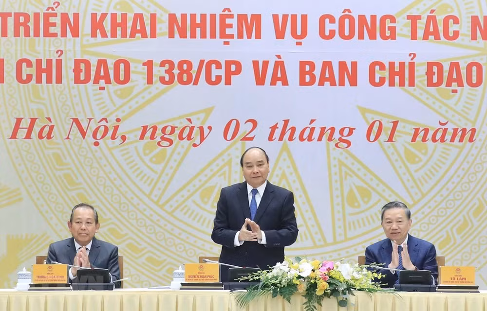 Premier de Vietnam exige mejor desempeño para reforzar en 2020 lucha contra delincuencia ảnh 1