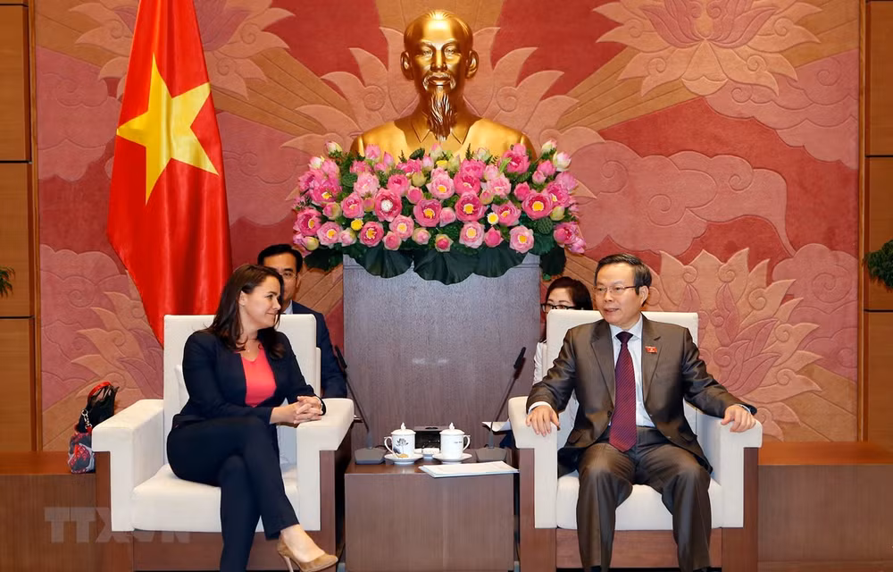 Apoya Vietnam logros de Hungría en desarrollo socioeconómico ảnh 1