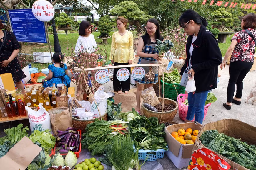 Recrean ambiente del Tet tradicional de Vietnam ảnh 1