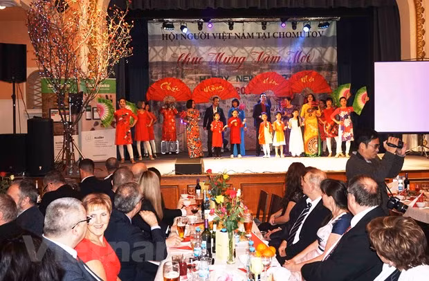 Vietnamitas en la República Checa celebran Año Nuevo Lunar ảnh 1