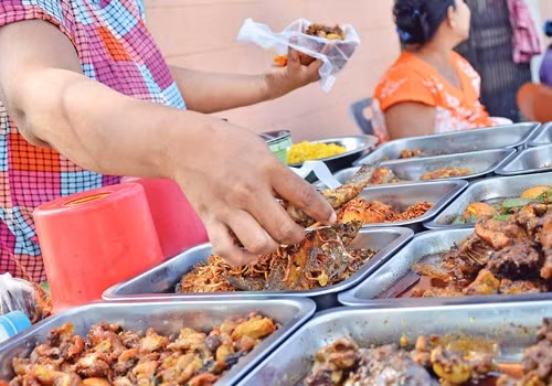Decenas de alumnos hospitalizados por intoxicación alimentaria en Camboya ảnh 1 Decenas de alumnos hospitalizados por intoxicación alimentaria en Camboya ảnh 1