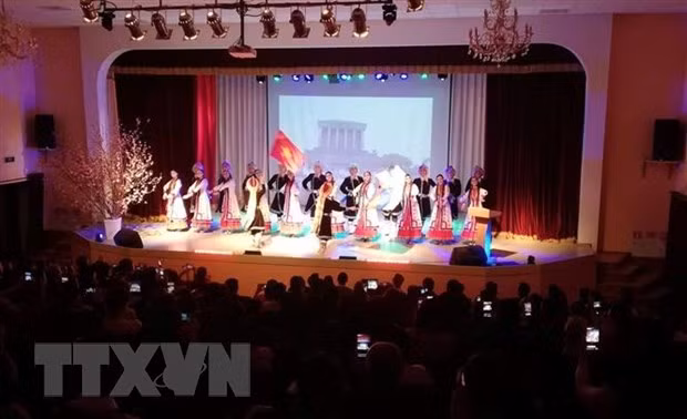 Vietnamitas en ultramar se reúnen en ocasión del Tet 2020 ảnh 1