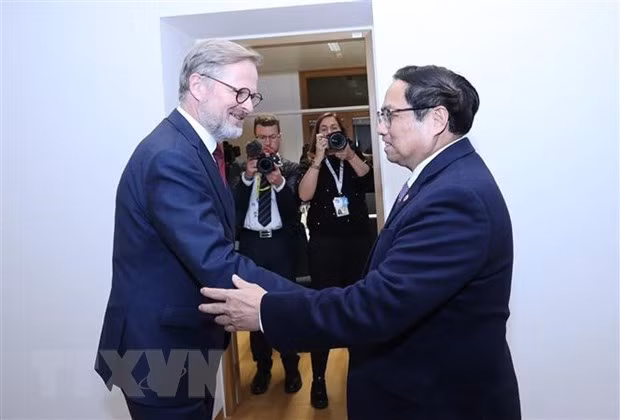 Visita del premier checo a Vietnam crea nuevos motores a nexos bilaterales ảnh 1
