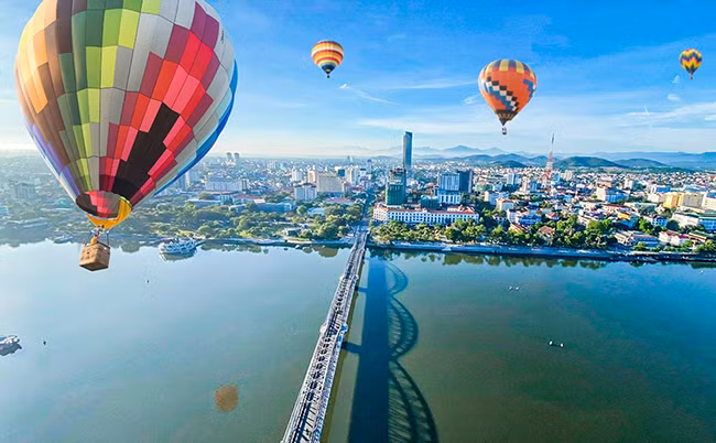 Efectúan festival de globos aerostáticos en la ciudad de Quy Nhon ảnh 1