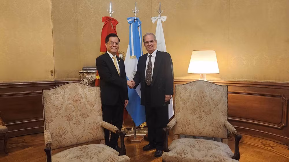 Visita de Vuong Dinh Hue a Argentina impulsará nexos bilaterales ảnh 1