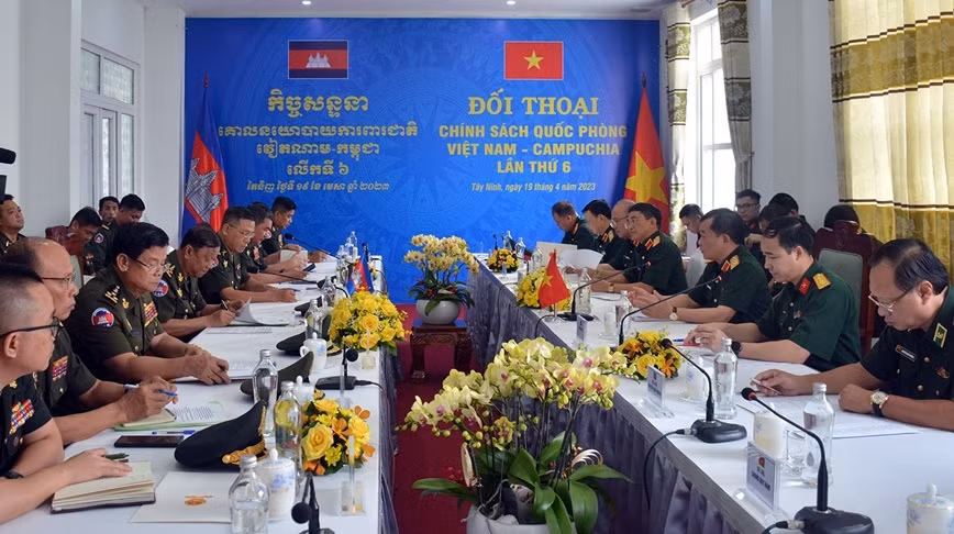 Vietnam y Camboya estrechan nexos en defensa ảnh 1