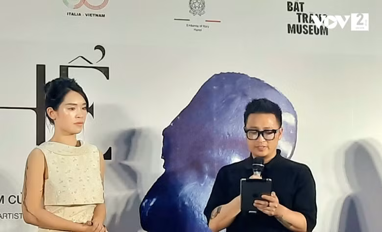 Exposición “Ontología” rinde homenaje a mujeres vietnamitas e italianas ảnh 1