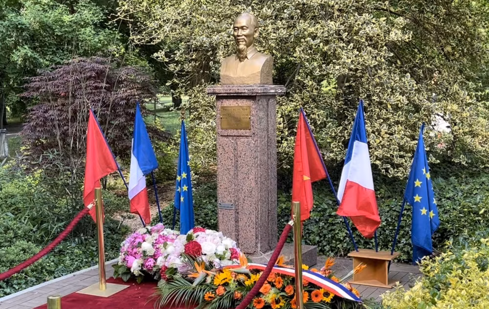 Presentan libro sobre huellas franco-vietnamitas a través de nombres de las calles ảnh 1