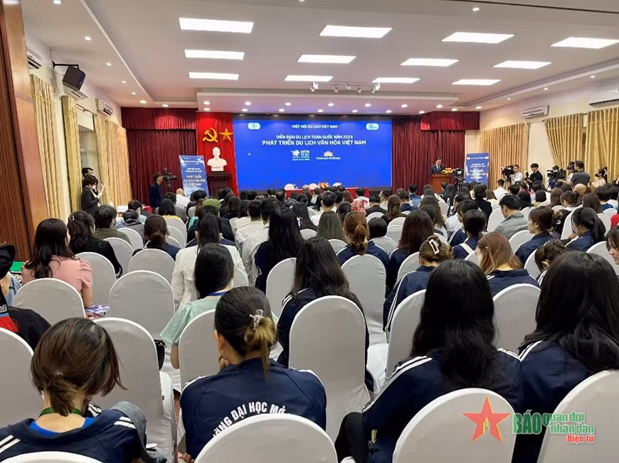 Foro analiza desarrollo del turismo cultural en Vietnam ảnh 2