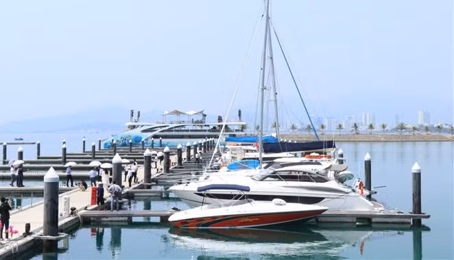 Primer puerto deportivo internacional de Vietnam opera de manera piloto en Nha Trang ảnh 1