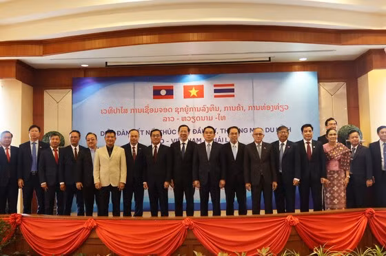 Localidades de Vietnam, Laos y Tailandia fomentan lazos comerciales ảnh 1