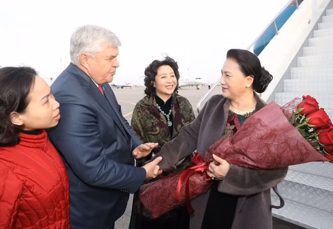 Presidenta del Parlamento vietnamita inicia visita oficial a Kazajstán ảnh 1