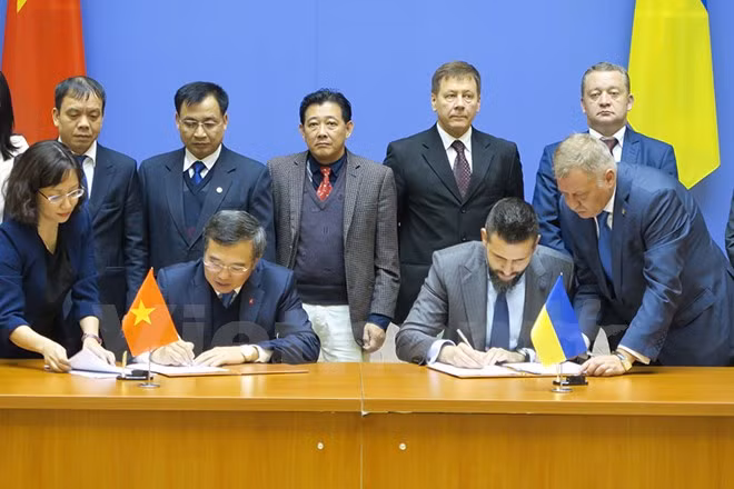 Efectúan reunión 14 de Comisión Intergubernamental Vietnam- Ucrania ảnh 1