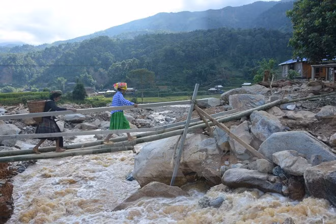 Provincias vietnamitas realizan actividades de apoyo a pobladores tras inundaciones ảnh 1