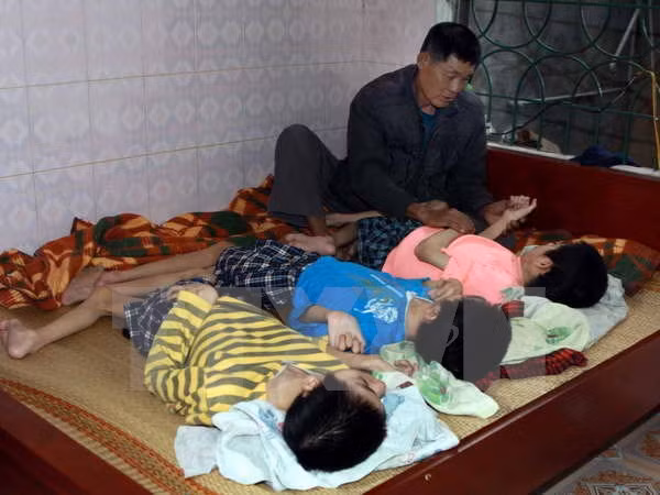 Ministerio de Defensa de Vietnam ayuda a víctimas de Agente Naranja ảnh 1