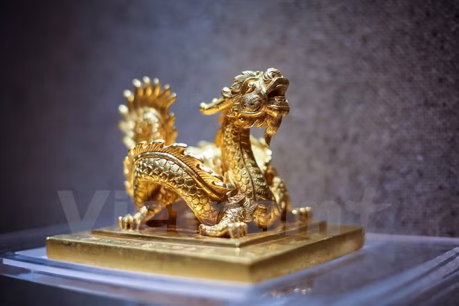 Inauguran en Hanoi exposición de tesoros nacionales ảnh 1