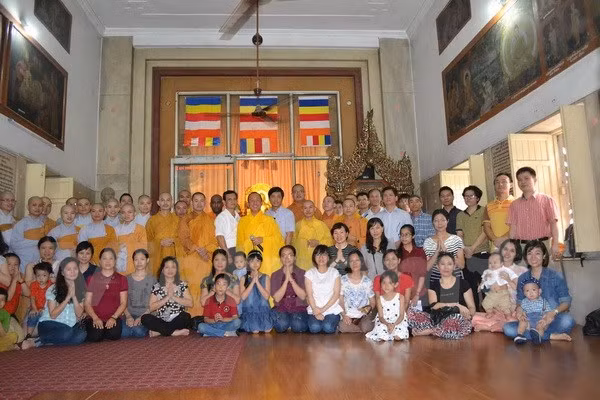 Vietnamitas en la India e Italia celebran el Tet ảnh 1