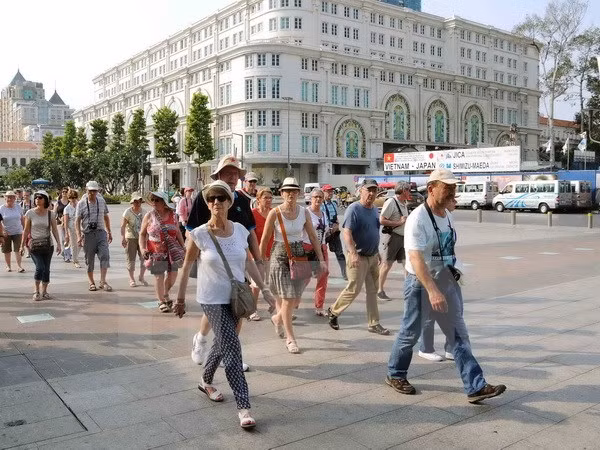 Llegan a Vietnam más de un millón de turistas extranjeros en enero ảnh 1