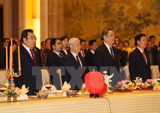 Líder partidista vietnamita pondera relaciones de amistad con China ảnh 1