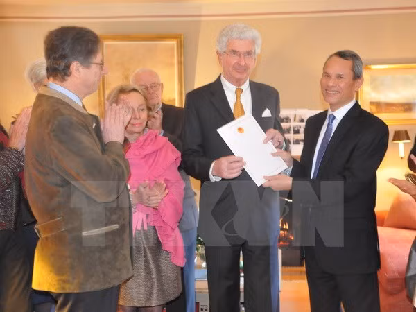 Barón De Grand Ry, otra vez designado Cónsul Honorario de Vietnam en Bélgica ảnh 1