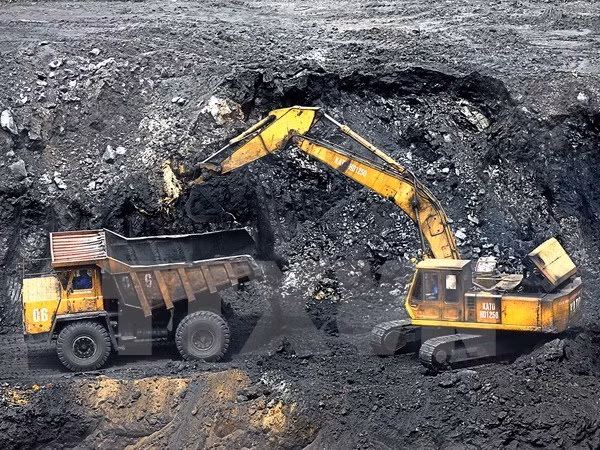 Vinacomin fija meta de crecimiento de 5,5 a 6 por ciento para periodo 2016-2020 ảnh 1