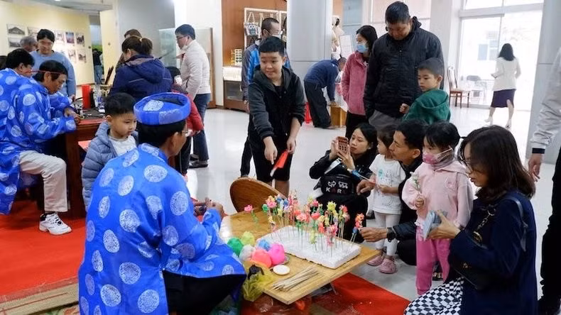 Amplias actividades en el mercado del Tet en Museo de Da Nang ảnh 1