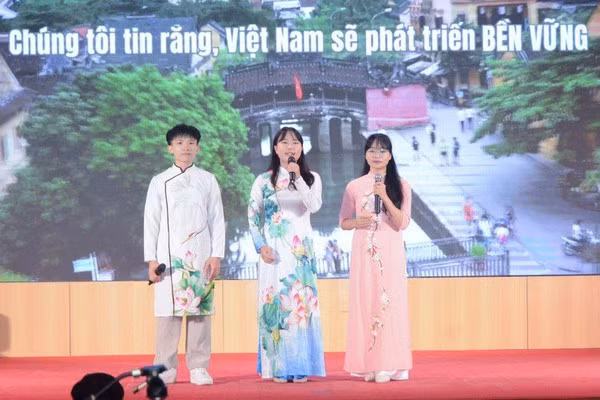 Aumenta número de estudiantes internacionales en Vietnam ảnh 1